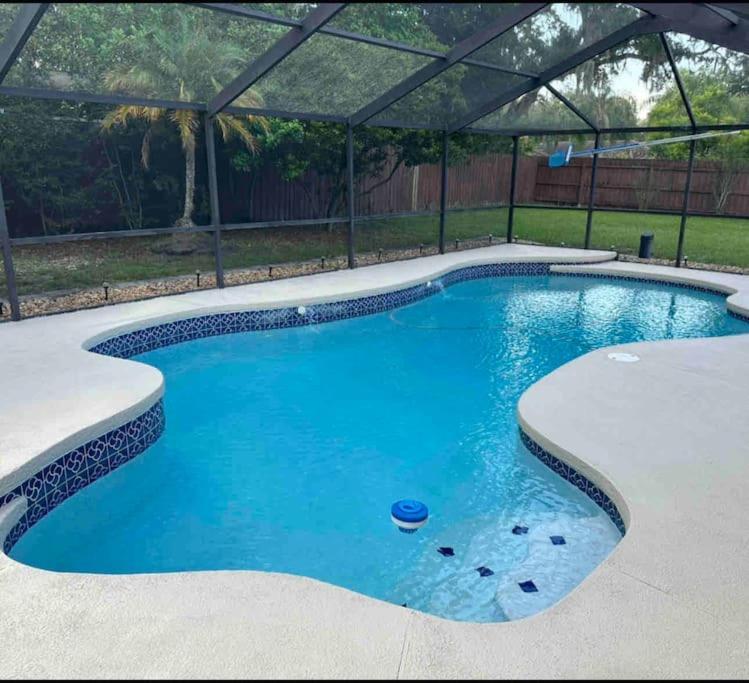 Lake Valrico'S Camelot Court With Heated Pool & Access To Private Lake Eksteriør billede